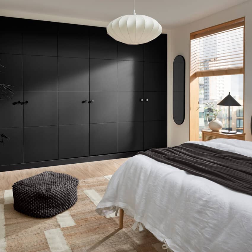 The return of black fitted wardrobes